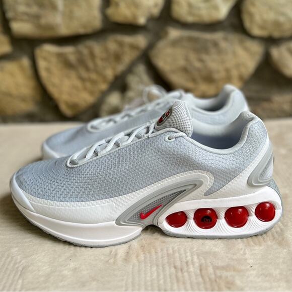 NEW Men’s Size 12 Nike Air Max Dn Sneaker Pure Platinum/Wolf Grey University Red - Picture 2 of 8